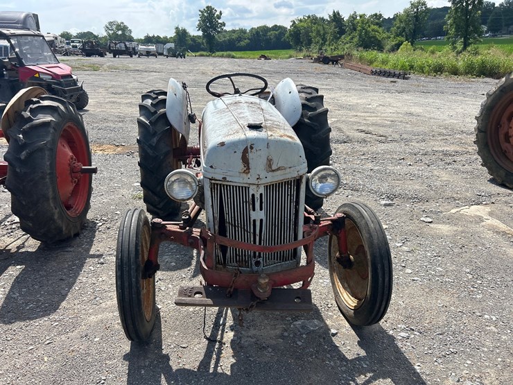 ford-tractor-image-2