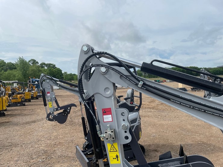 #2033-•-unused-2026-ats-mini-excavator-image-21
