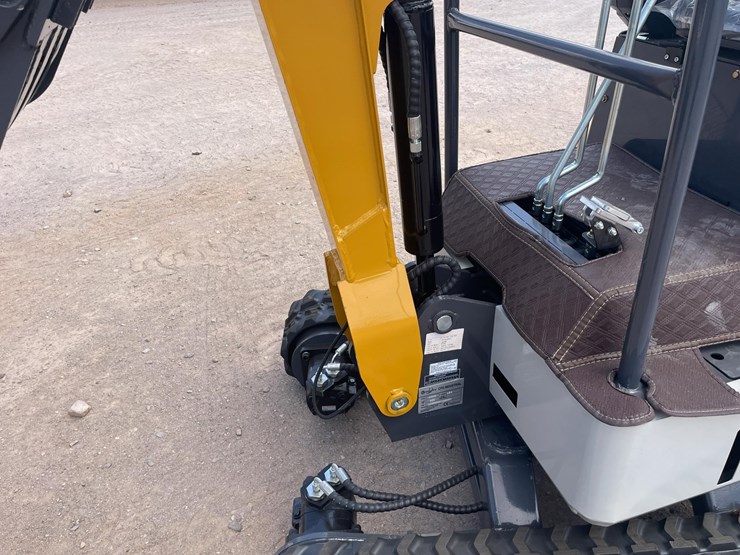 #2663-•-unused-cfg-mini-excavator-image-24