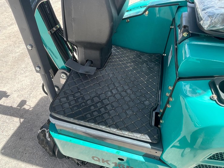 #2660-•-unused-cfg-mini-excavator-image-15