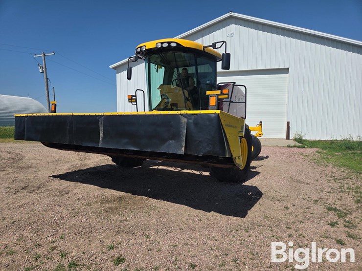 2023-new-holland-speedrower-220-image-1