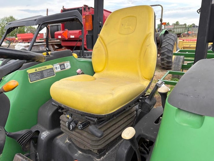 john-deere-4710-image-12