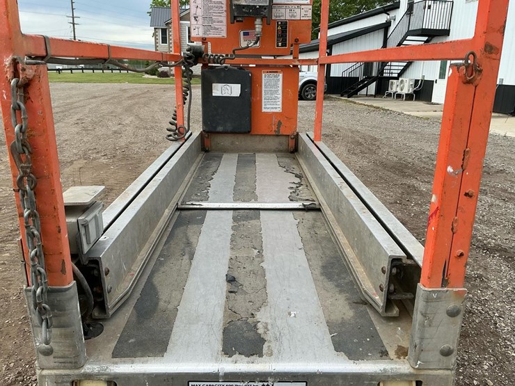 2006-jlg-1930es-image-18