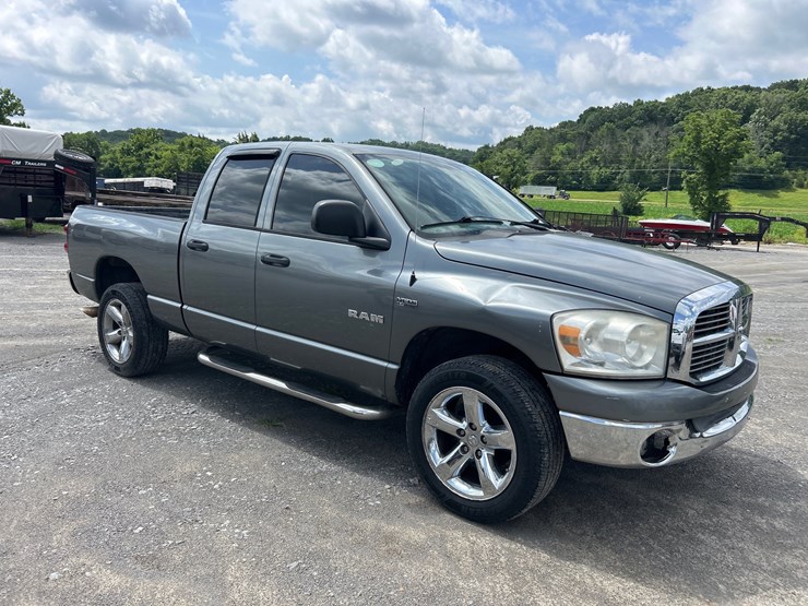 2008-dodge-ram-1500-image-4