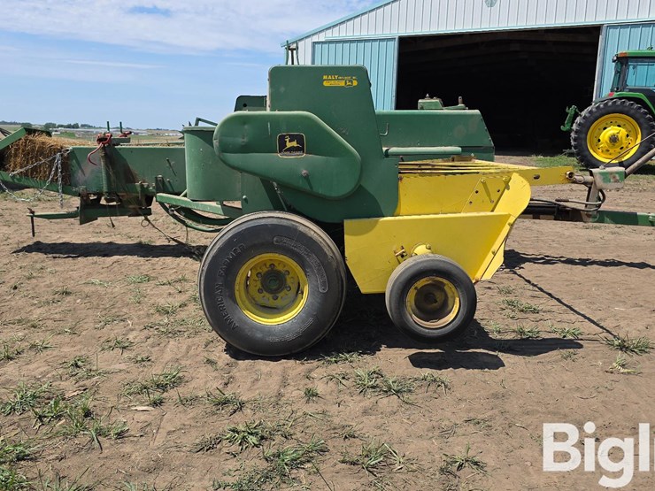 john-deere-328-image-4