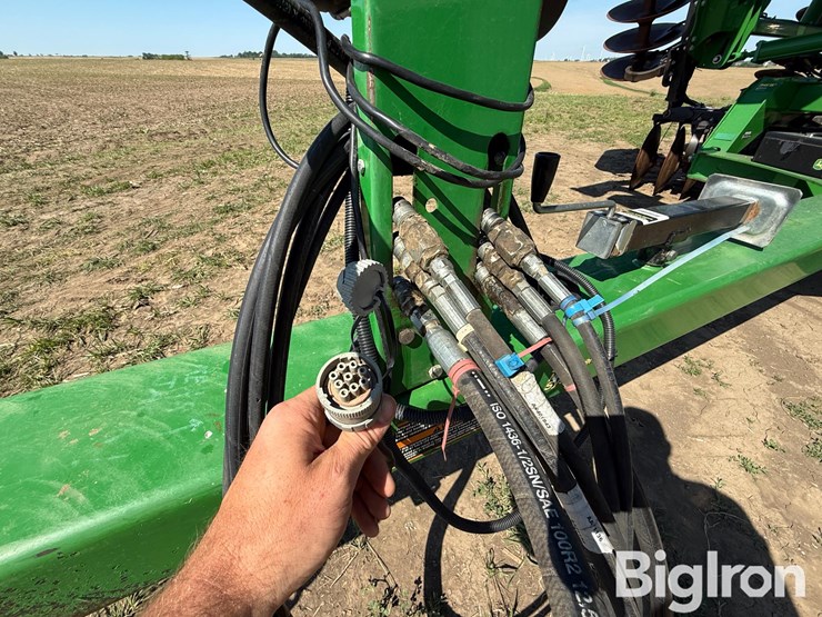 2016-john-deere-2623-image-9