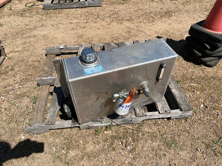 #7440-•-stainless-steel-hydraulic-tank-image-1