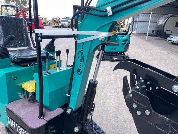 #2653-•-unused-cfg-mini-excavator-image-26