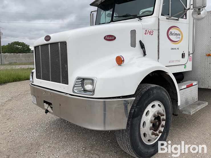 2001-peterbilt-330-image-11