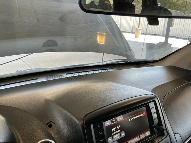 2013-dodge-grand-caravan-image-21