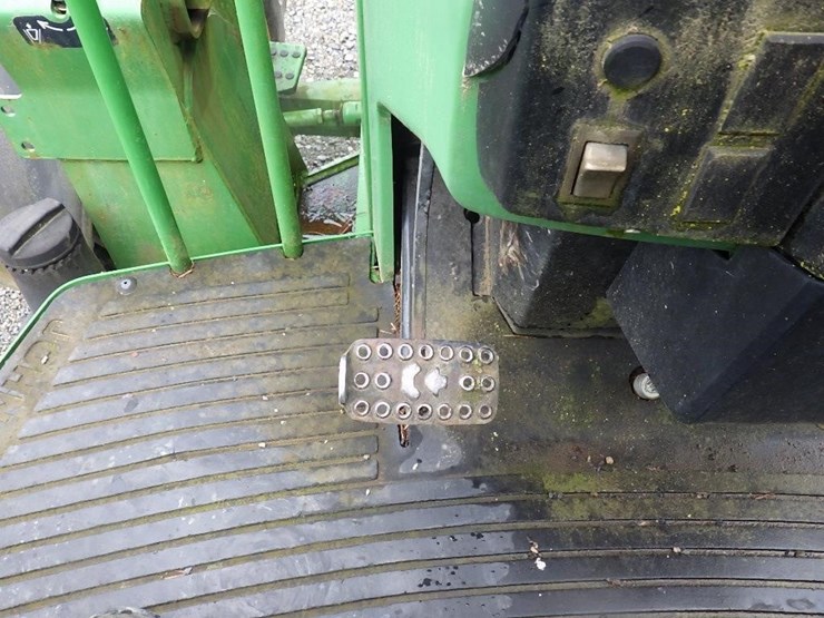 john-deere-210-image-38