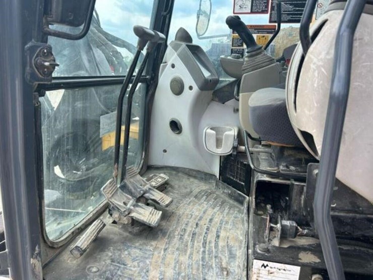2014-deere-85g-image-19