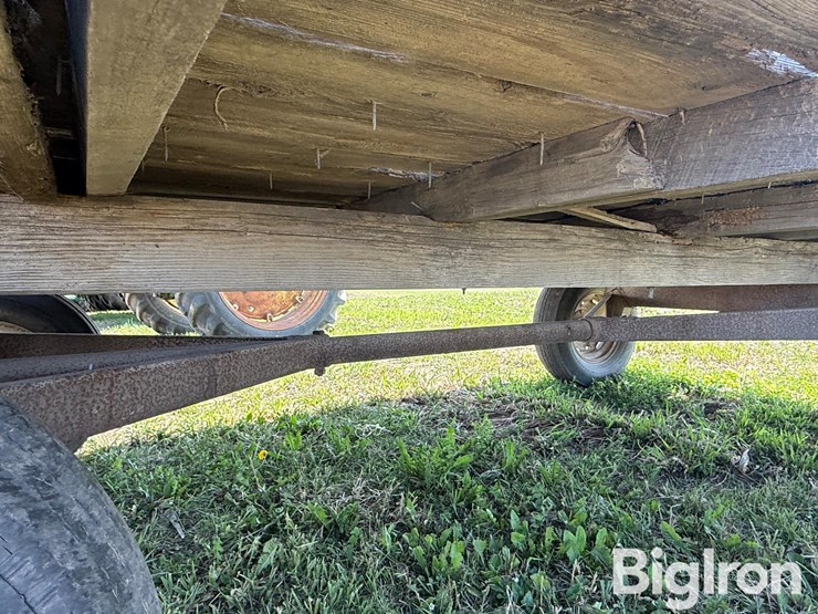 nurse-trailer-hayrack-w/-2,550-gal-poly-water-tank-image-18