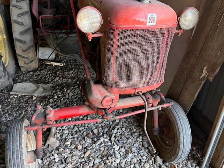 ihc-cub,-￼has-belly-mower-image-5