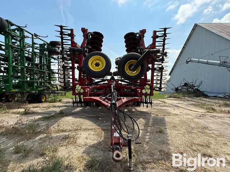 2010-case-ih-330-image-2