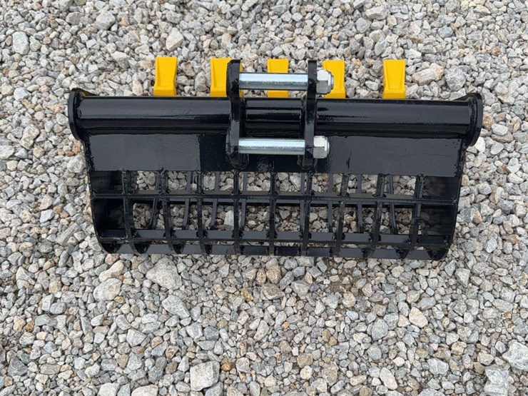 mini-excavator-skeleton-sifting-bucket-with-teeth-image-2