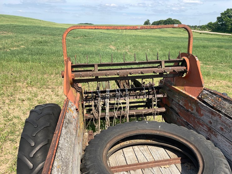 #2010-•-vintage-manure-spreader-(colfax-wi)-image-26