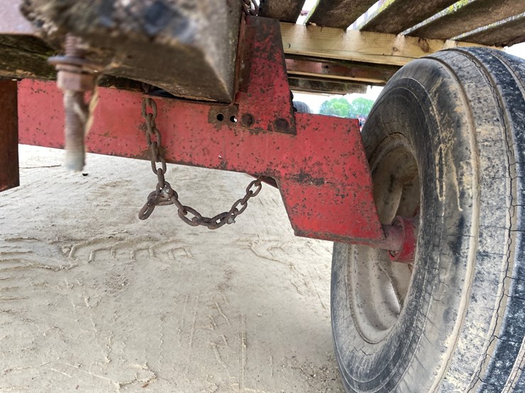 #2005-•-16'-hay-wagon-image-51