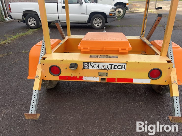 2012-solartech-silent-sentinel-arrow-board-image-13