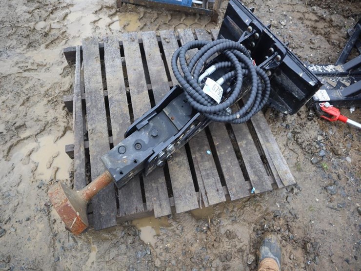 mini-skid-steer-pounder750-image-1