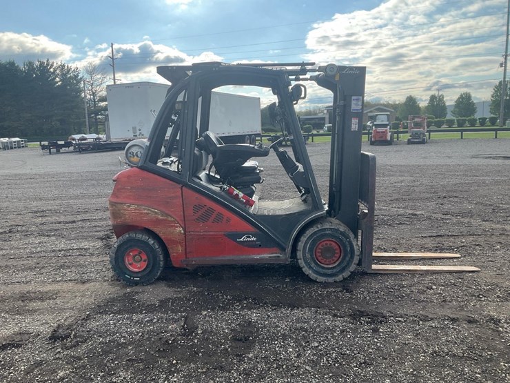 #1351-•-2015-linde-h35-evo-forklift-image-2