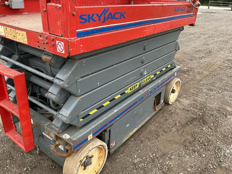 #1304-•-2007-skyjack-sj4632-scissor-lift-image-9