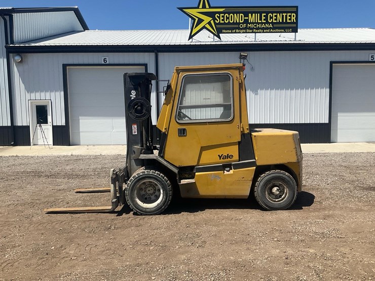 #1377-•-1997-yale-gdp100-forklift-image-6