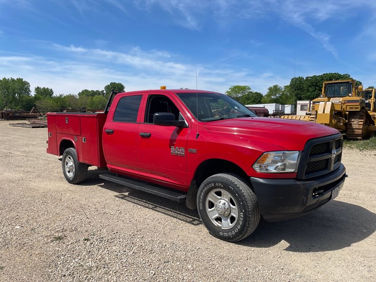 2015-dodge-ram-2500-image-3