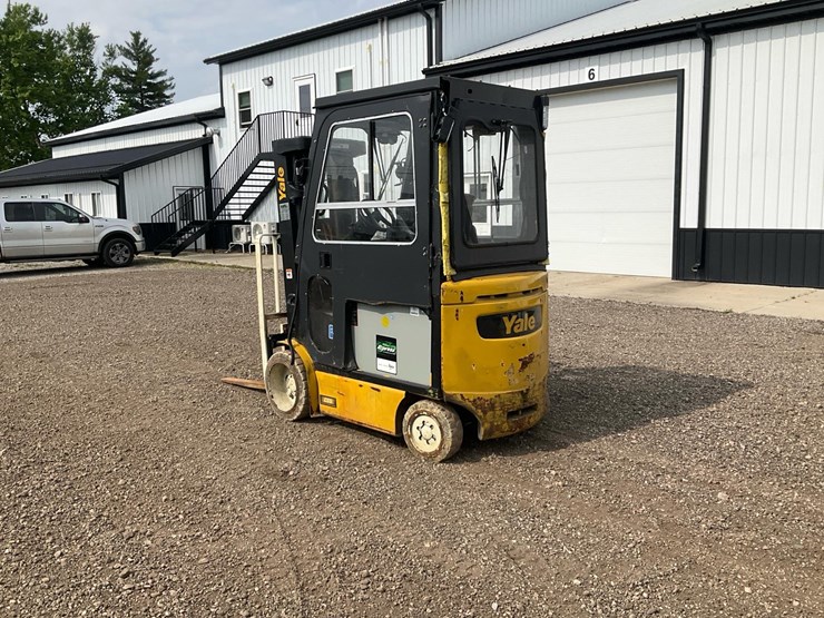 #1358-•-2017-yale-electric-forklift-image-7