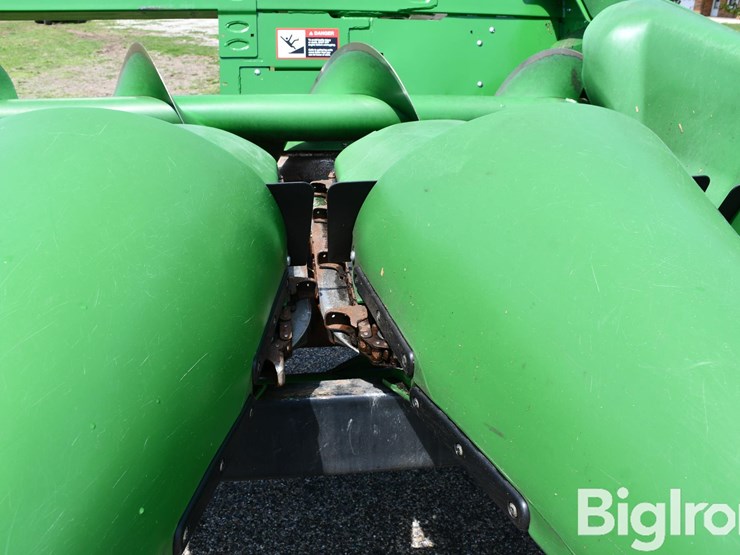 2025-john-deere-6-image-17