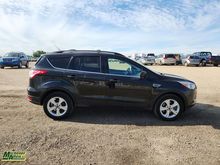 2015-ford-escape-image-8