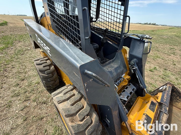 2015-deere-326e-image-20