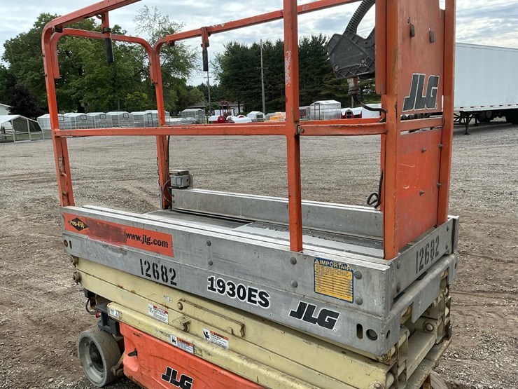 2006-jlg-1930es-image-14