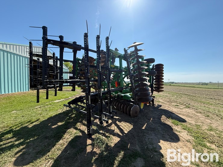 2016-john-deere-2623-image-5
