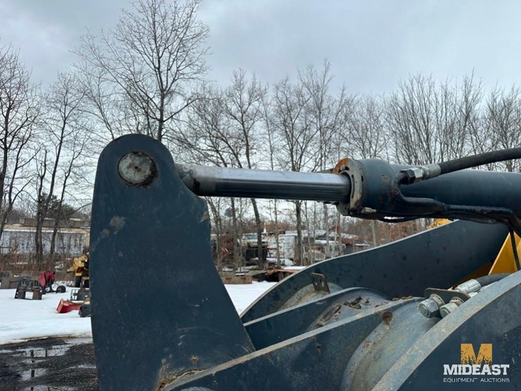 2009-deere-644k-image-12