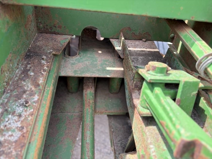 john-deere-346-image-10