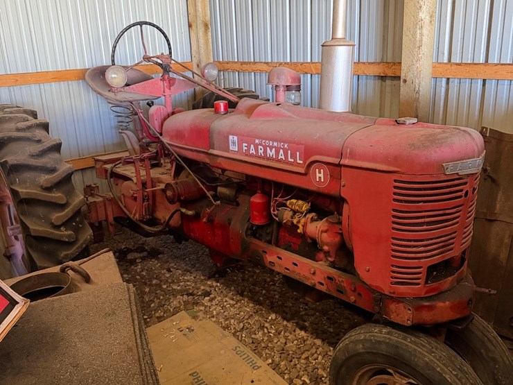 ihc-h-tractor,-narrow-front-image-21