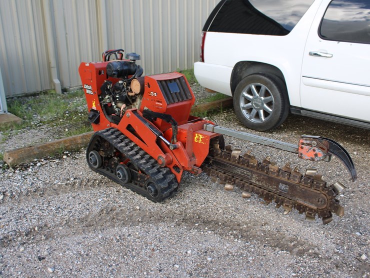 ditch-witch-c24x-image-1