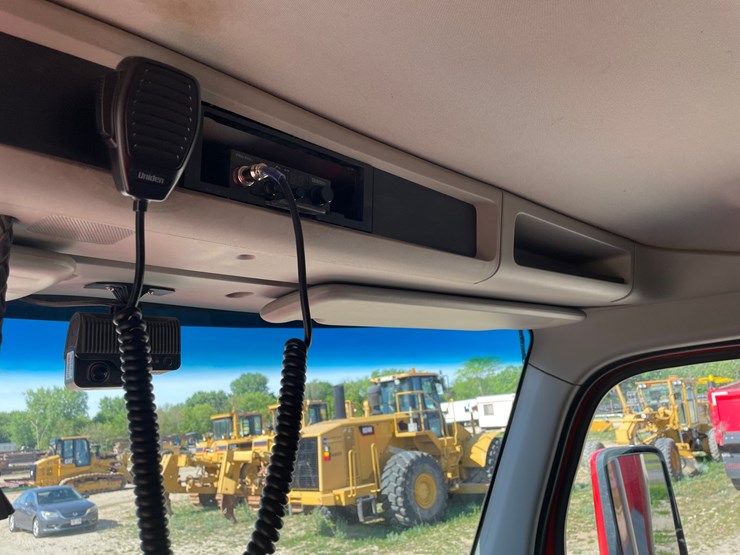 2019-kenworth-t880-image-48