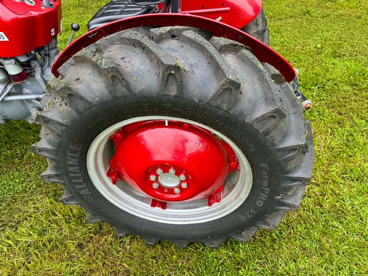 massey-ferguson-2135-image-9