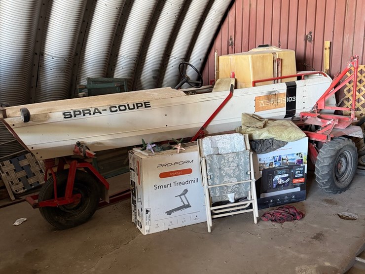103-melroe-spray-coupe,-engine-runs,-transmission-linkage-issue,-have-booms-image-4