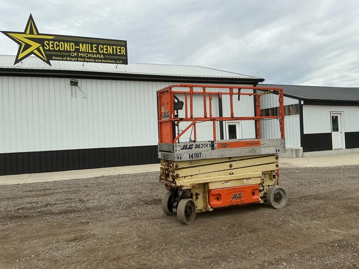 2005-jlg-2030es-image-1