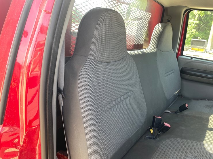 2003-ford-f550-image-46