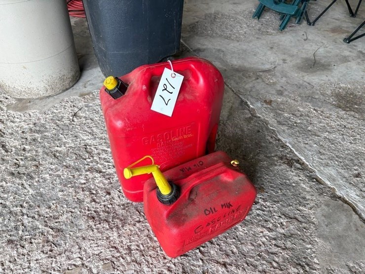 (2)-gas-cans-w/some-fluids-image-3