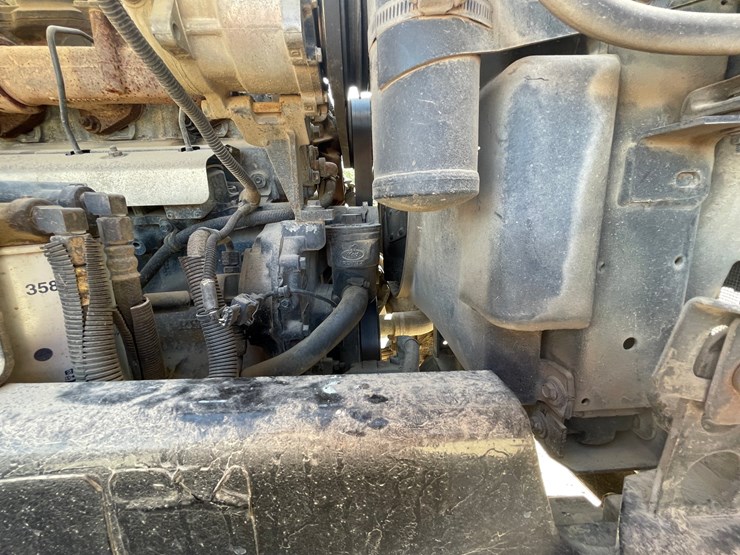 #6152-•-2002-mack-rd-model-fuel-tanker-truck-(has-title)-image-67