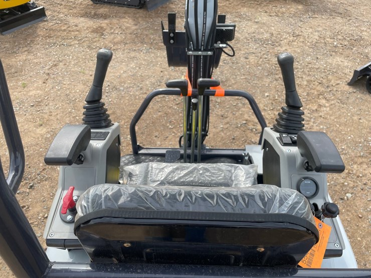 #2033-•-unused-2026-ats-mini-excavator-image-13