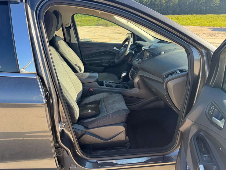 2019-ford-escape-image-14
