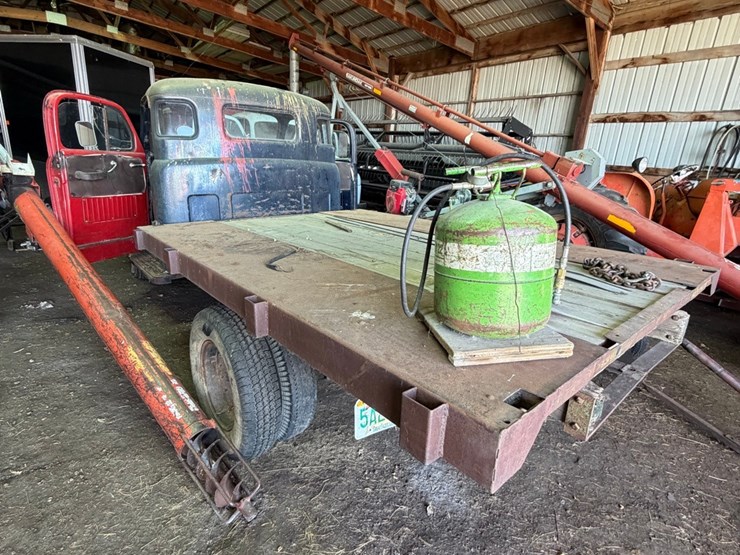 1948-dodge-one-ton-with-flatbed-image-9
