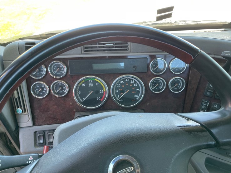 #7024-•-2012-freightliner-coronado-glider-kit-day-cab-semi-(has-wi-title)-(deerbrook,-wi)-image-43