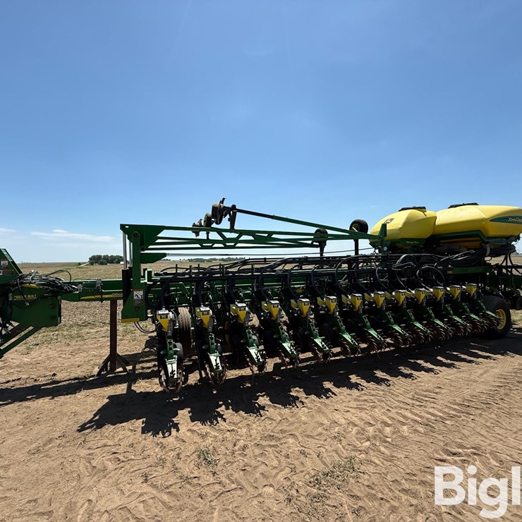 2007 JOHN DEERE DB60